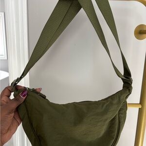 Uniqlo Round Mini Shoulder Bag in Olive
